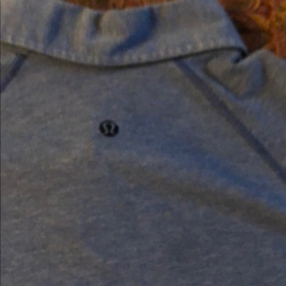 Mens lululemon short sleeve shirt - Picture 3 of 4